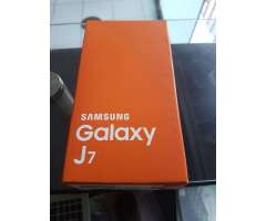 Samsung Galaxy J7 Negro Nuevo en Caja