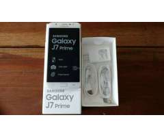 Samsung Galaxy J7 Prime en Caja Accesori