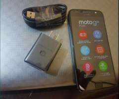 Vendo Motorola G5s plus 9&#x2f;10 en caja con accesorios.