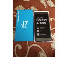 Samsung Galaxy J7 Neo en Caja