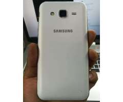 Samsung J5 en perfecto estado 10&#x2f;10. &#x2a;13MP Cámara&#x2a;