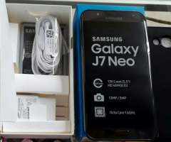 Samsung Galaxy J7 NEO 4G 2018 en Caja con Todos sus Accesorios Comprado en Movistar Libre. no s...