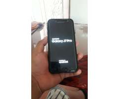 Samsung Galaxi J7 Pro con Detalle Mancha