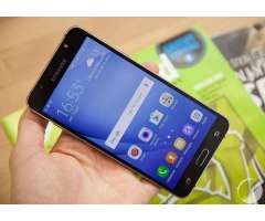 Vendo celular Samsung Galaxy J5 2016 con detalle,Camara de 13MPX,2GB RAM,16GBi,Octa Core 1.2GHz...